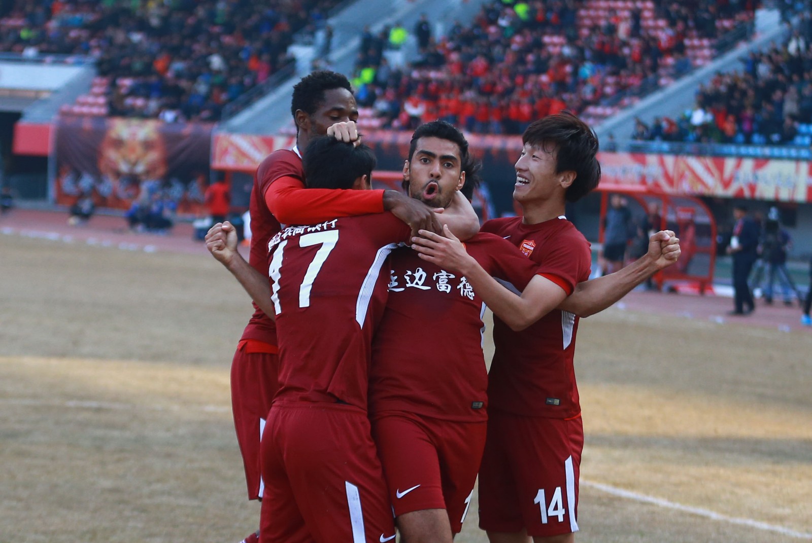 世界杯期间延边富德大变身,来了港脚,调整了外援