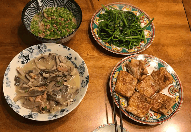 忙活半天, 做了四个菜招待大姑姐却被嫌弃