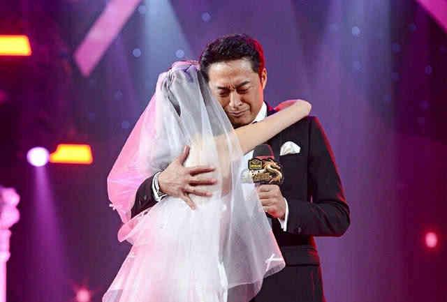 嫁大21岁明星老公, 却莫名其妙被抛弃, 如今35岁过成这样