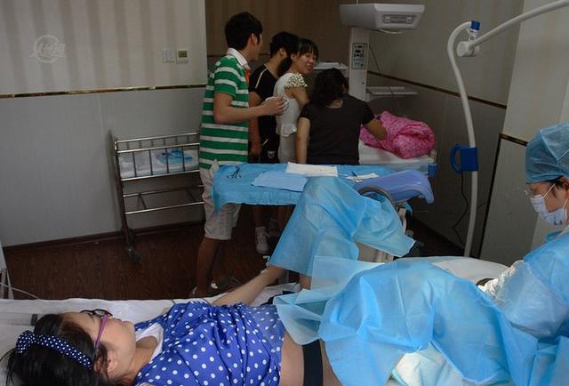 分娩为啥要让老公在场?这三件事比医生还管用,事先要交代好