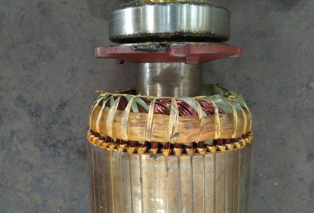 绕线型电机转子绕组端部固定对比图例