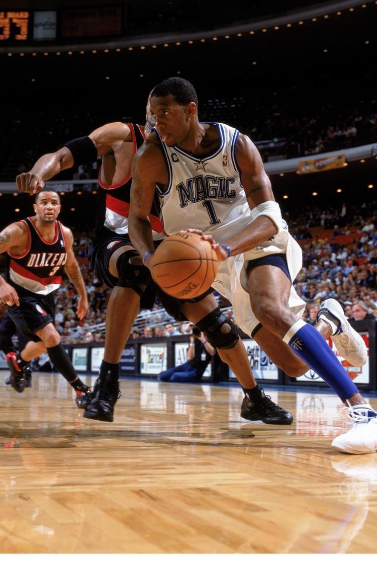 一组图让你感受2米03的麦迪在突破时候的重心到底压到多低