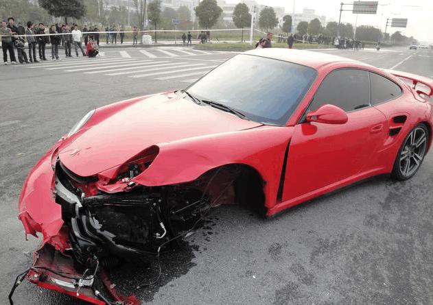 辽宁奥迪车撞人后反思,车友:这4种人真不适合开车!