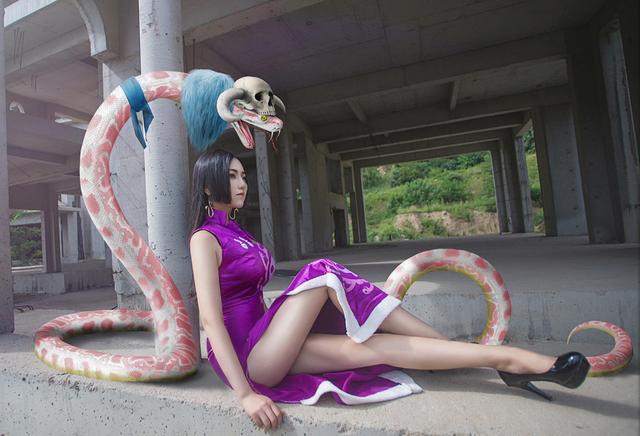 cos正片海贼王波雅汉库克五毛钱特效的女帝