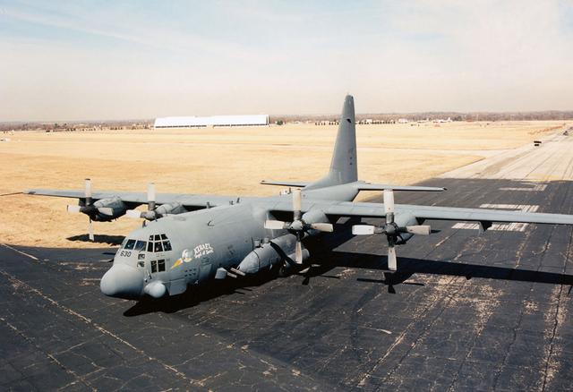 运输机改造成的"空中炮艇",曾在越战中炸毁1万辆车