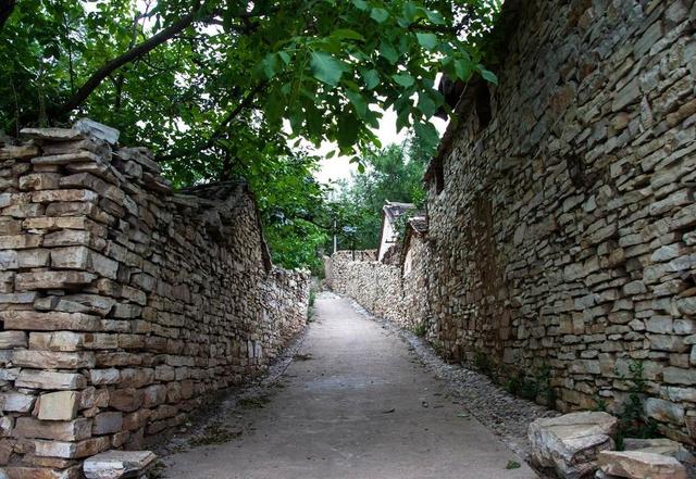 冯骥才提出保护的天津第一座山村,蓟县西井峪,村里全是石头房子