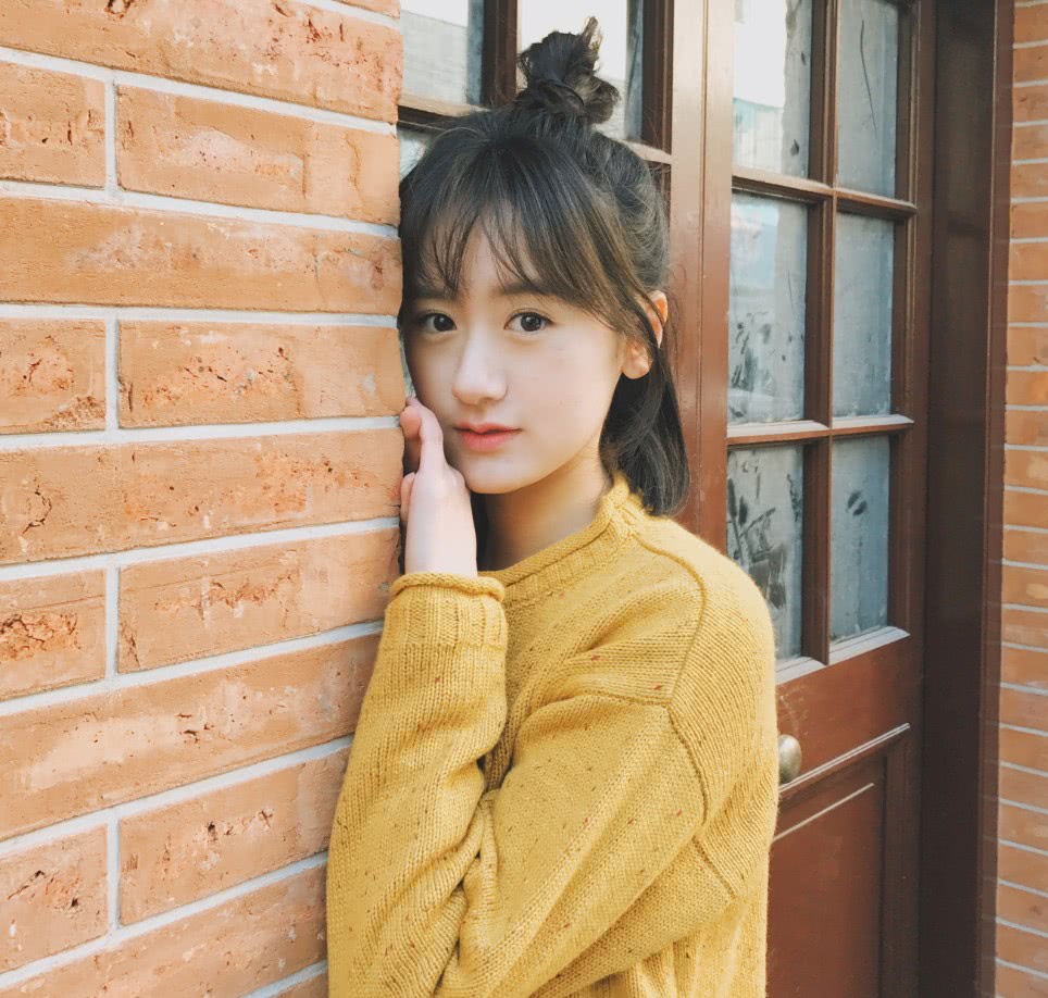 袁冰妍太会扮嫩了,梳一个半丸子头瞬间年轻10岁,女生学起来!