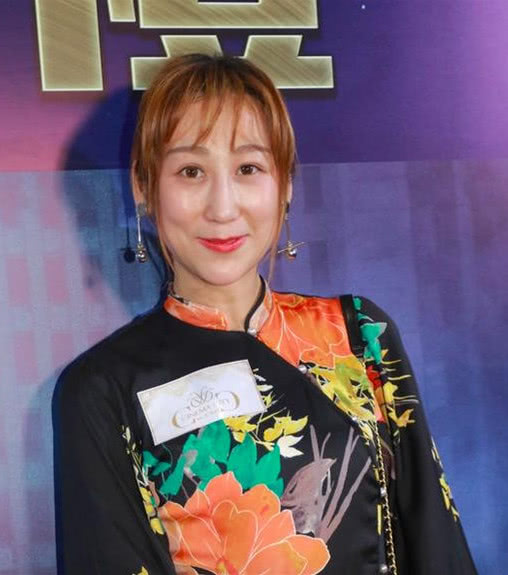 陈浩民眼里的蒋丽莎真是美,这是回击变老?网友:像葫芦娃里的蛇