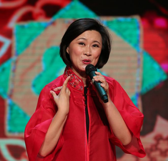 赵海燕全家照:丈夫是赵本山最帅徒弟,难怪儿子浓眉大