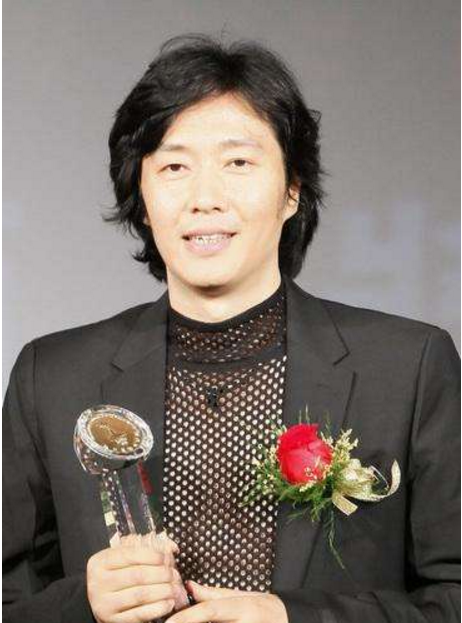 扒扒北电87班明星现状,张嘉译刘奕君强势霸屏,而他却销声匿迹陈兵大学