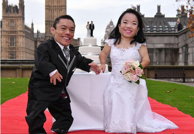 直击世界上最娇小的夫妻,因为孩子的问题备受困扰|夫妻|身高|侏儒症