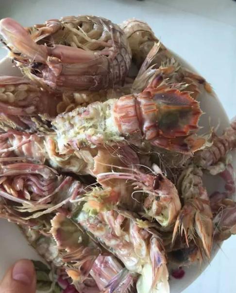 "专家"说煮熟后发绿的皮皮虾千万不能吃?