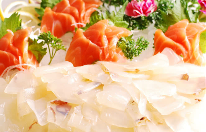 论生鱼刺身,这种在海里飞的鱼是极好的,网友:又想骗我去吃日料