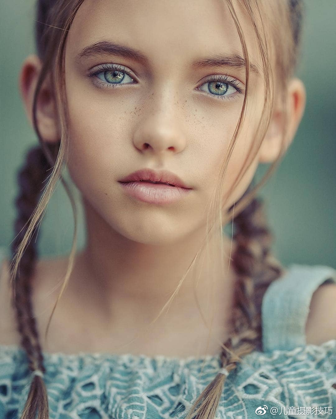据说有灵气的摄影师能够捕捉到孩子眼睛里那道最纯洁无暇的光