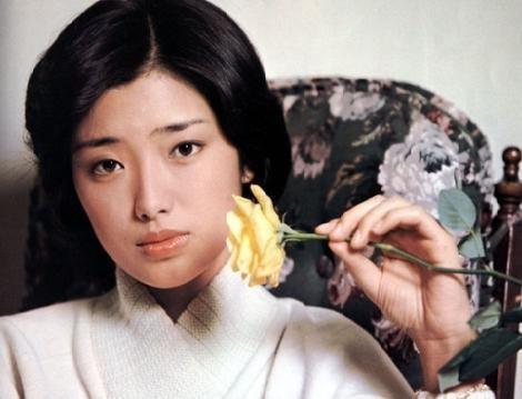 张国荣捡到她一首歌才实现爆红|风继续吹|三浦友和|山口百惠_新浪新闻