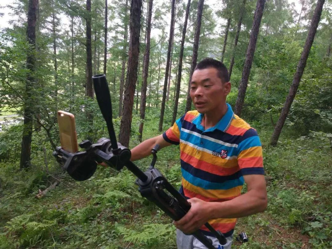 牡丹江网红农民直播乡村生活赚钱,他说秘诀是……|网红|王强|山货