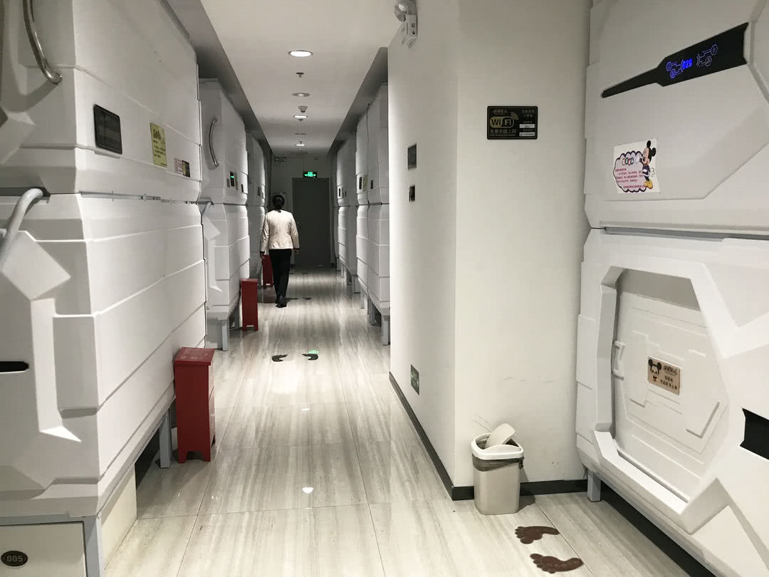 机场现迷你睡眠舱,2小时88元全天260,空间小"五脏俱全"