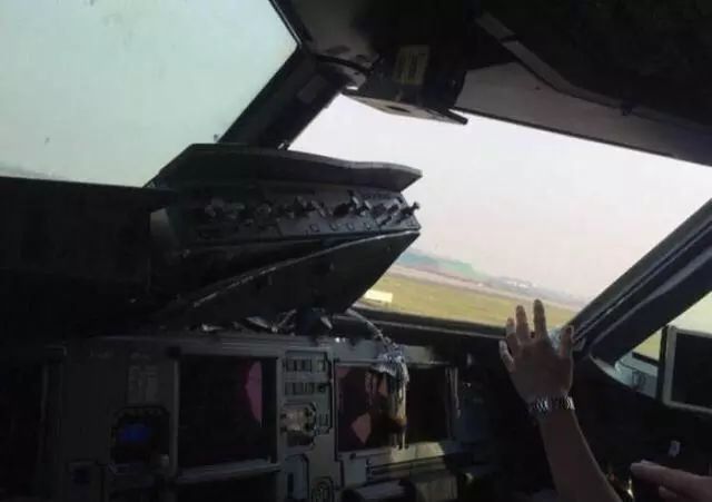 川航史诗级迫降引爆外媒!韩国网友是这样评论