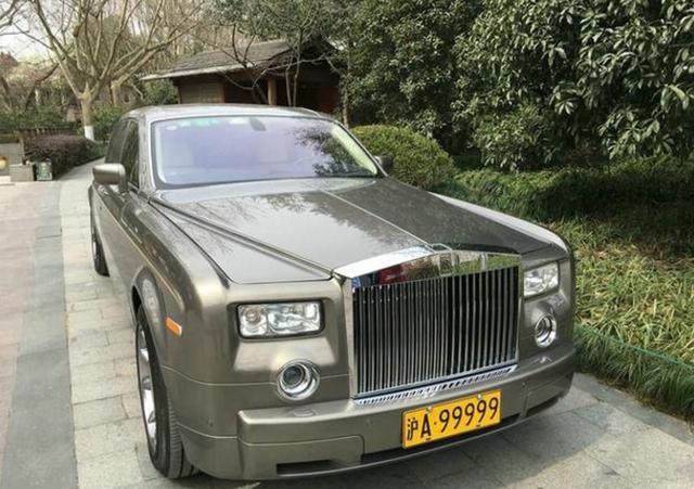 吉普:认命吧,沪a99999在我这,劳斯莱斯:滚 我这难道是假的?