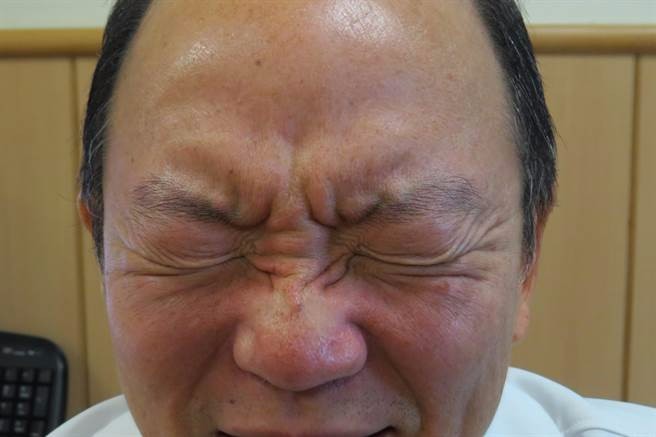 空气污染也会伤眼睛挤眉弄眼帮眼球深呼吸