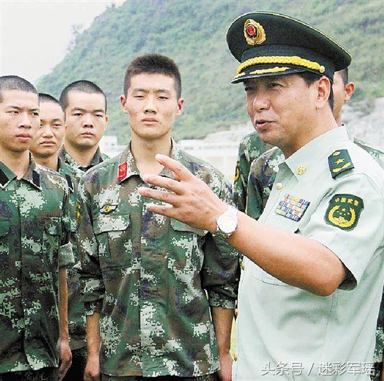 中央军委命令,独臂英雄丁晓兵提任武警8730部队政委