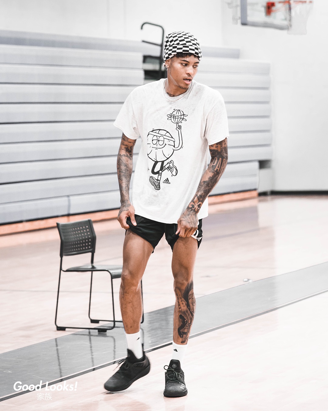 凯利乌布雷的训练图他的颜值是真的高而且腹肌也很撩人