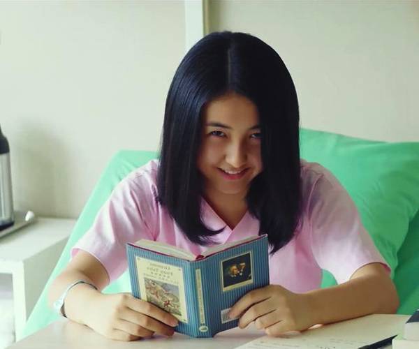 还有就是和王宝强,刘昊然等人主演的《唐人街探案》,她在这部电影里面
