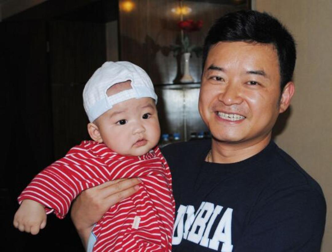 曾经央视著名主持人李佳明,如今为何突然销声匿迹了?