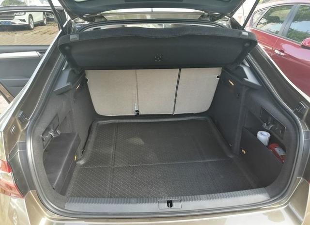 斯柯达速派280舒适版提车,颜值高品质精致,迈腾车主见了很羡慕