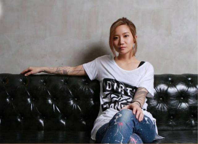 卢凯彤坠楼被证实是自杀,妻子返港认尸,两人曾手写700封情书