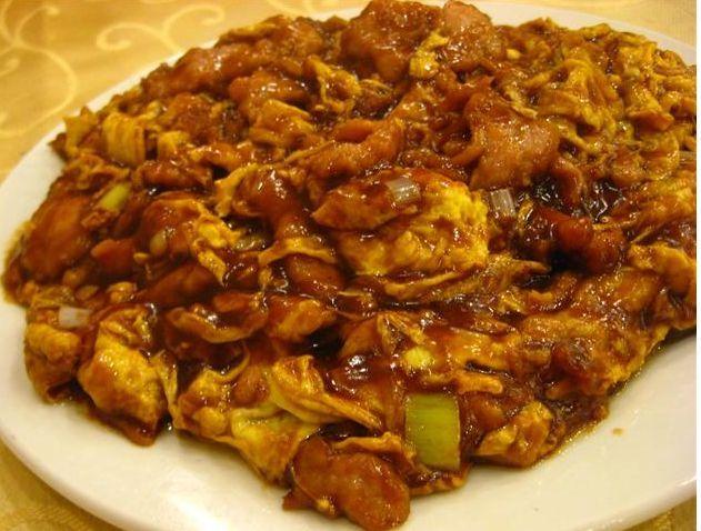 清真菜醋溜木须肉,鸡蛋羊肉一起炒,醋香特别浓郁,味道十分醇厚