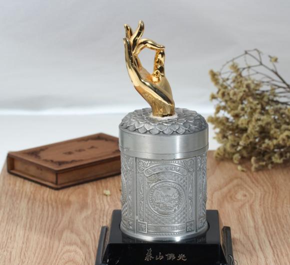 盒烟出来都是奢侈品有"小佛手"之称传承2010年出的泰山(佛光)佛手锡罐