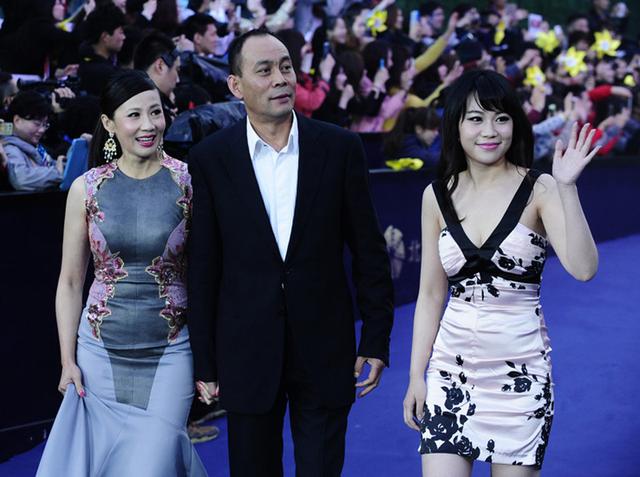 原配妻子,和大5岁老公低调恩爱了33年,如今26岁女儿也是演员