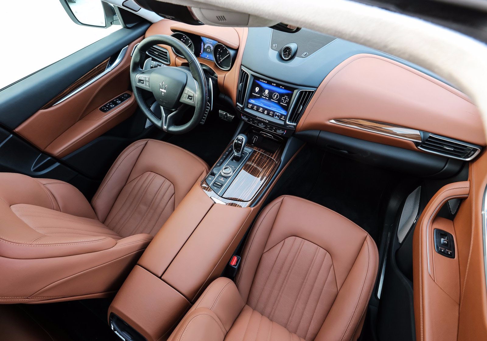 玛莎拉蒂levante和保时捷卡宴谁才是格调之选