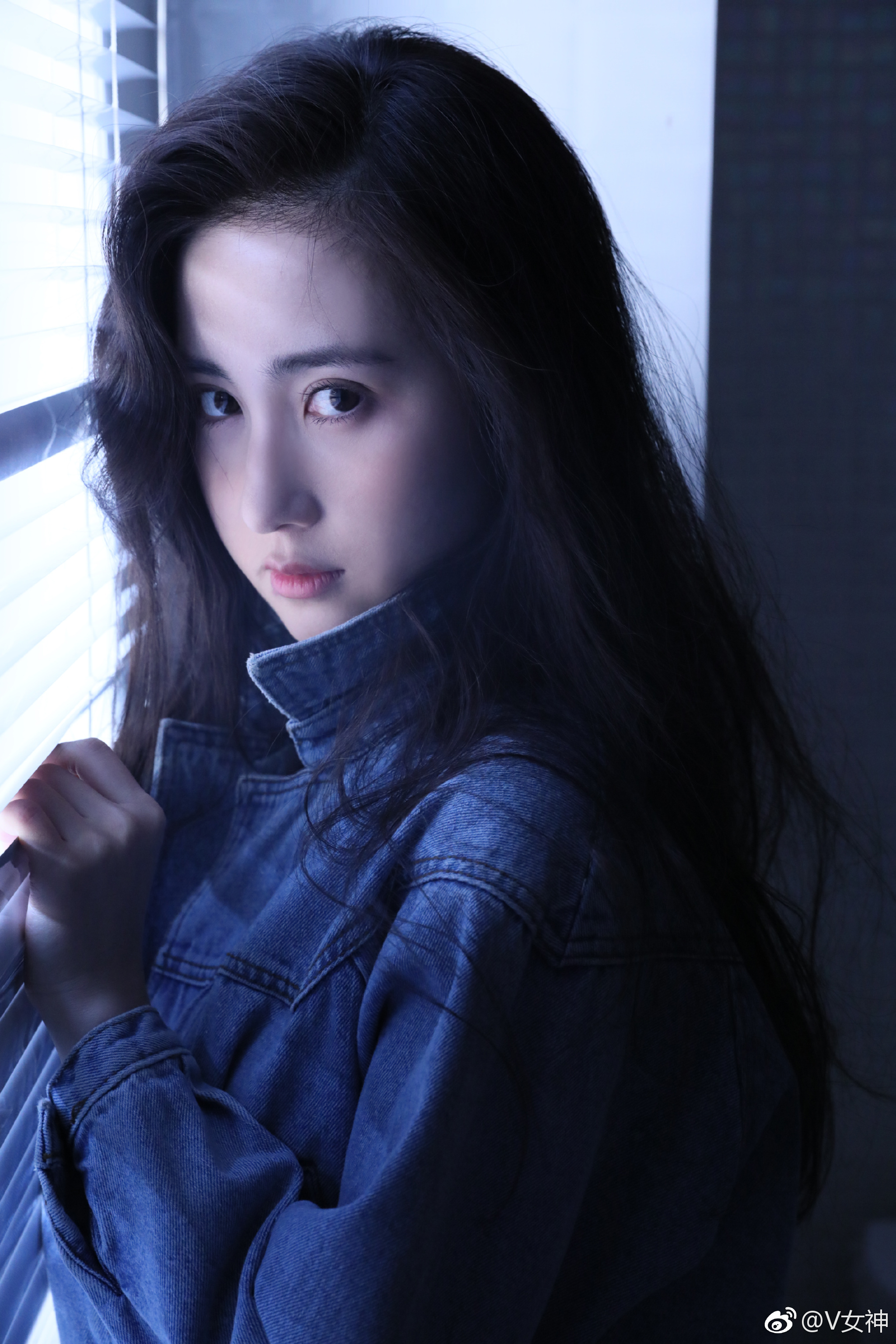 颇具80年代经典美女的风采耳畔仿佛响起粤语老歌