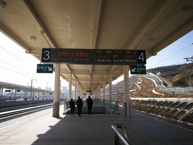 西兰高铁旅途随拍之:甘肃定西北站记录,西部高铁,畅享时空