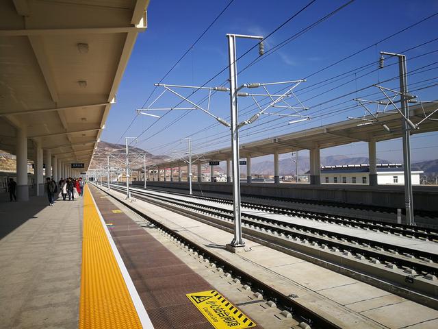 西兰高铁旅途随拍之:甘肃定西北站记录,西部高铁,畅享时空