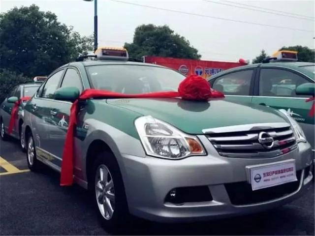 杭州的出租车很多都是经典轩逸,这款车可以说得上是特别注重舒适度的