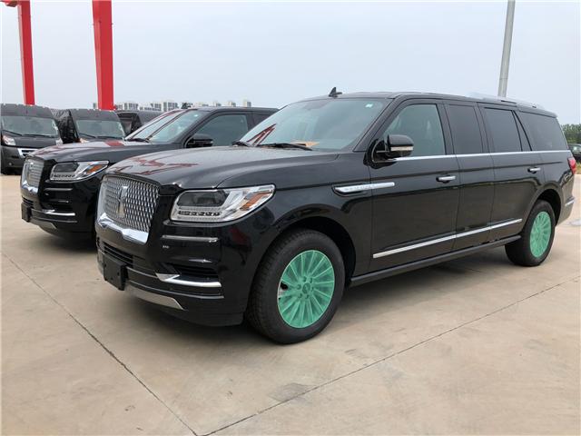 加长版的林肯领航员车长5米7只要130多万路虎揽胜还咋卖