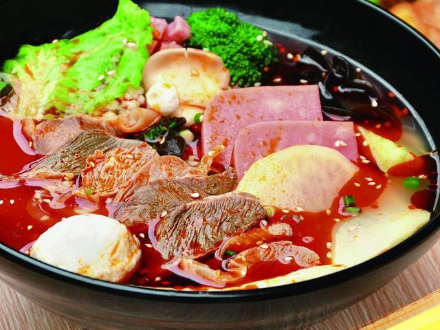 我请你吃麻辣烫,你愿意跟我走吗?