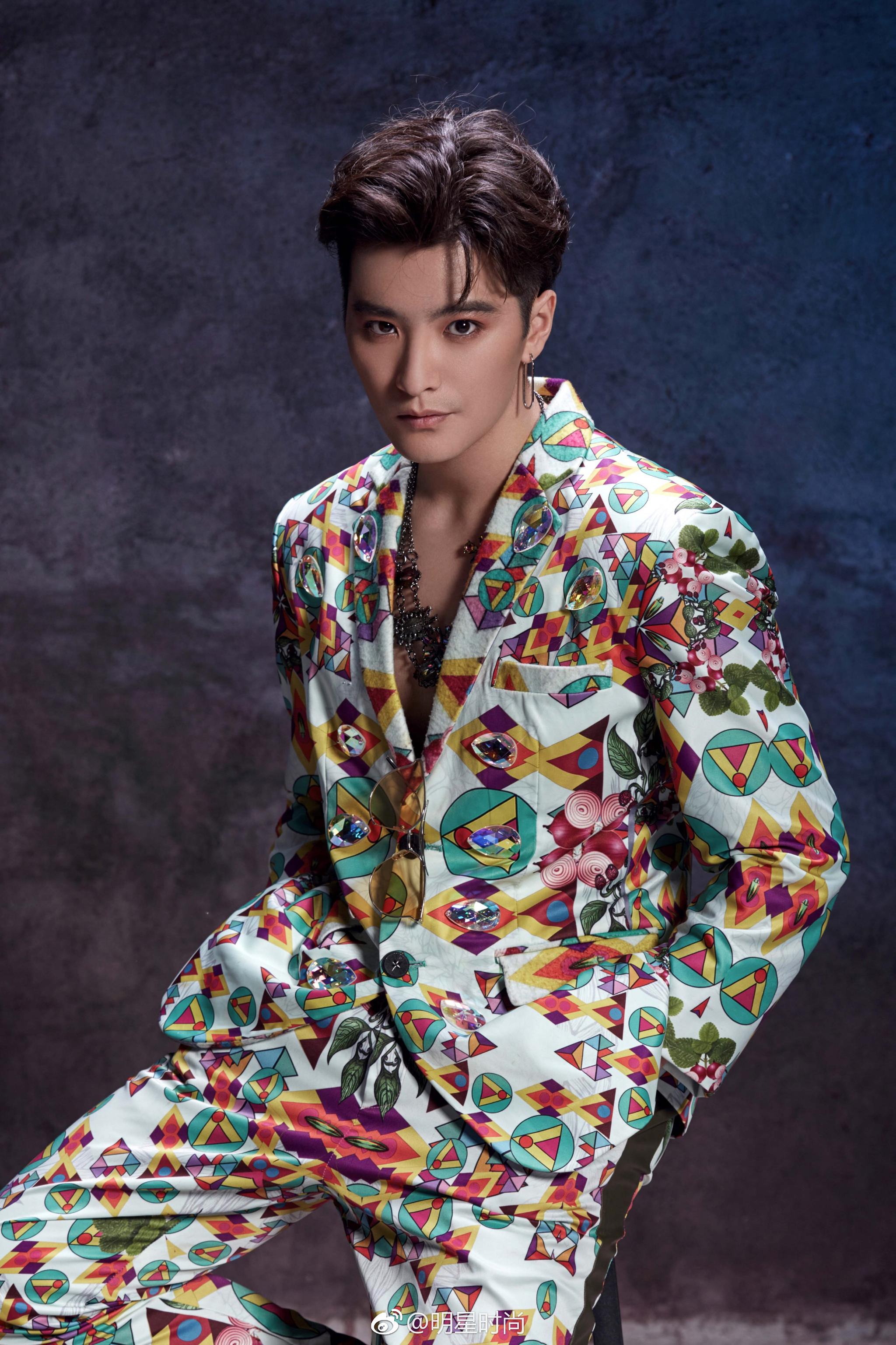 气场百变的@陈思宇 你pick吗?身着dsquared2背心