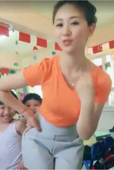 幼儿园女老师教小朋友跳舞,看完后感觉自己恋爱了啊!