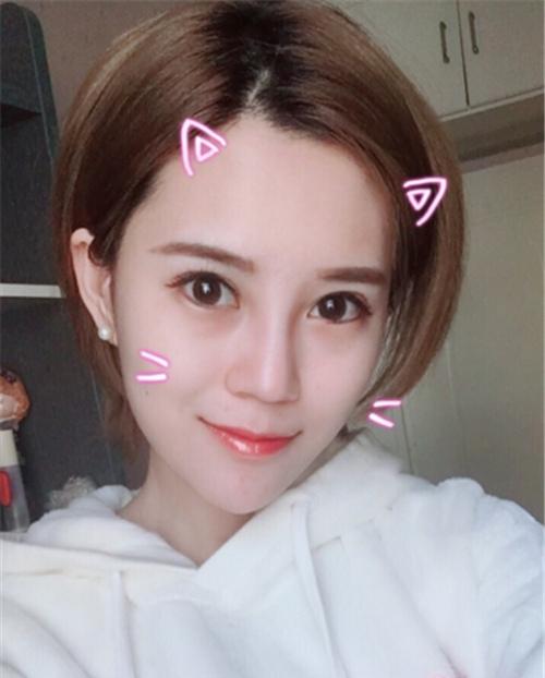 绝地求生解说小彤是4am战队幸运女神?网友:让也好闭嘴很关键?