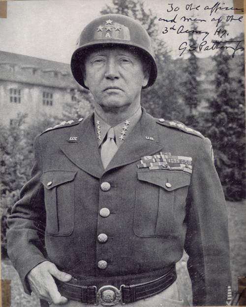 英美盟军登陆西西里岛,两个倔脾气的人开始比赛,看谁能抢先达到墨西拿