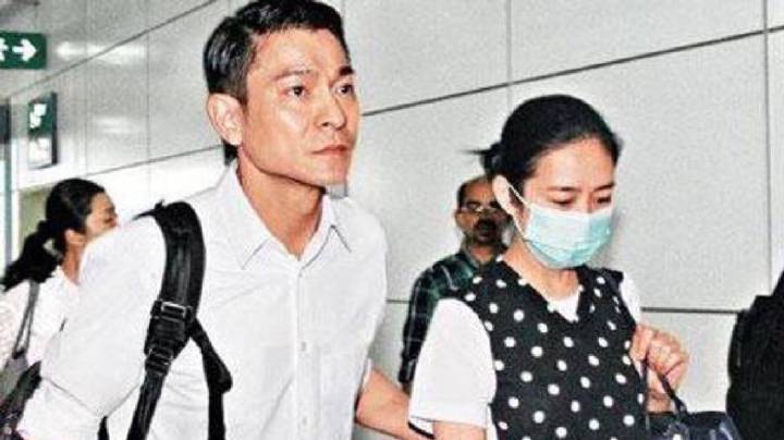 娱评:朱丽倩疑有身孕,高龄妈妈们,六一快乐!