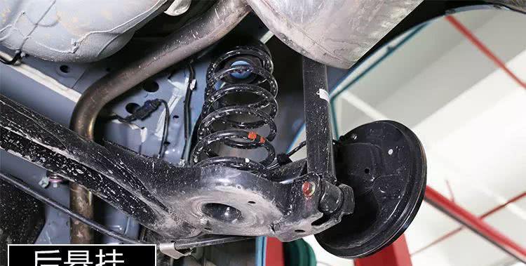 这台"超跑"10万不到,底盘表现竟出乎意料