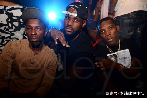 汤普森在夜店怒打格林,幸亏詹姆斯和杜兰特都在!