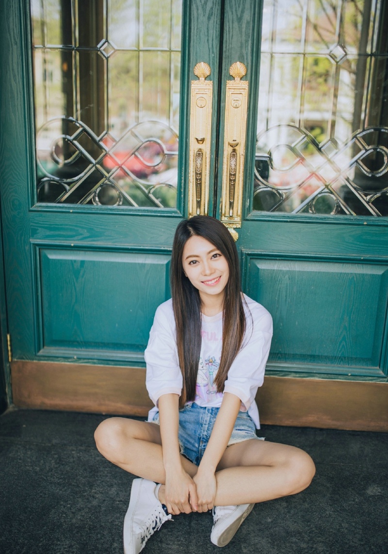 清新氧气美女日常街拍生活照