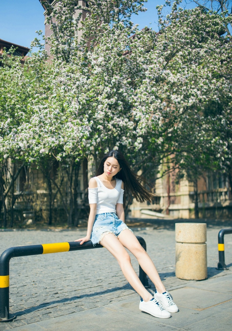 清新氧气美女日常街拍生活照