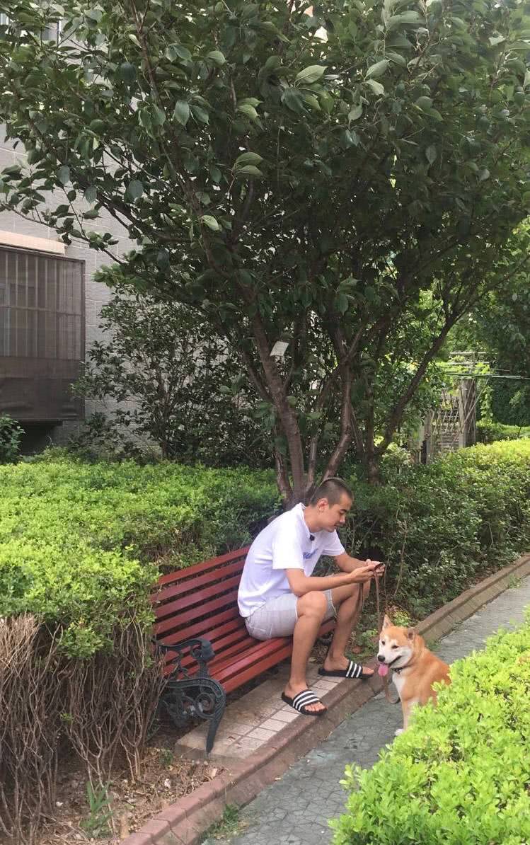 纪凌尘即将参加《我家那小子》,近照显憔悴,网友:故意卖惨